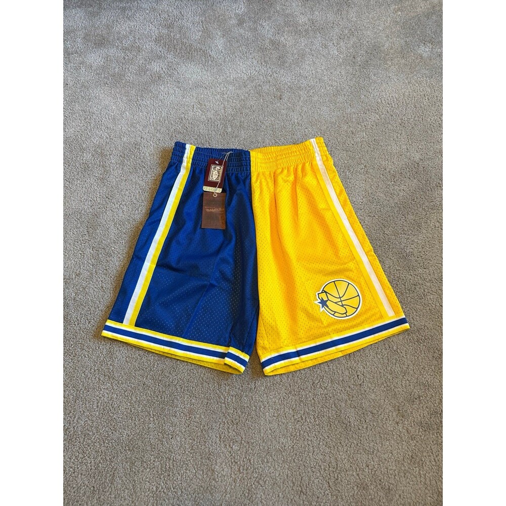 Golden State Warriors Mitchell and Ness Men’s NWT Mesh Shorts Size Large